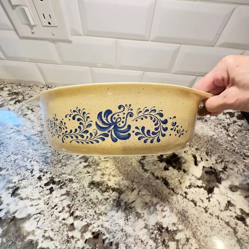 Vintage Pyrex Homestead Casserole Dish Tan Speckle Blue Oval